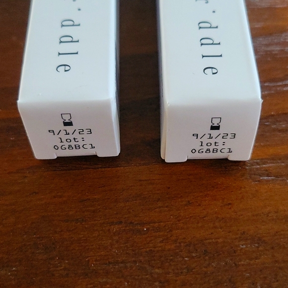 Riddle Original Roll-on Perfume Oil 8ml BNIB - Picture 2 of 2